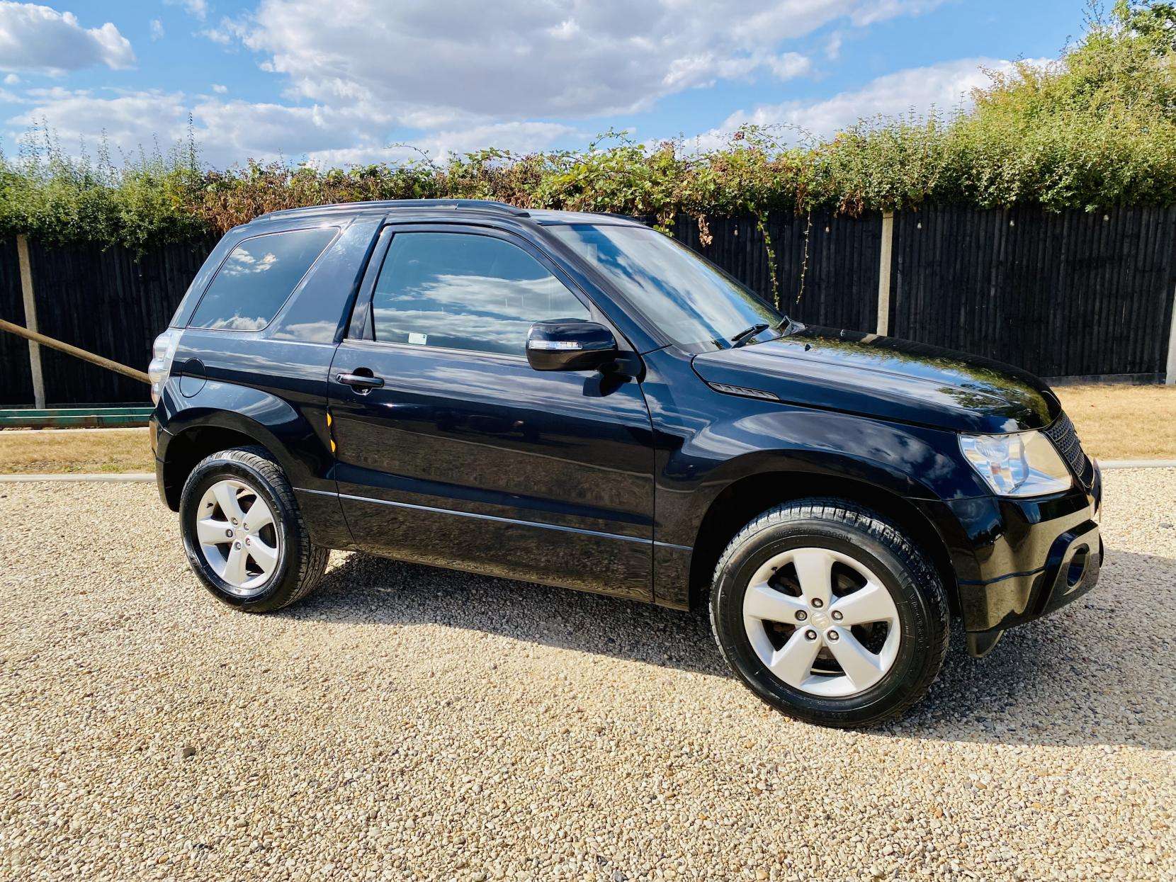 A 2011 SUZUKI GRAND VITARA 1.6 VVT SZ4 SUV 3dr Petrol Manual 4WD Euro 5 (106 ps) A 2011 SUZUKI GRAND VITARA 1.6 VVT SZ4 SUV 3dr Petrol Manual 4WD Euro 5 (106 ps)