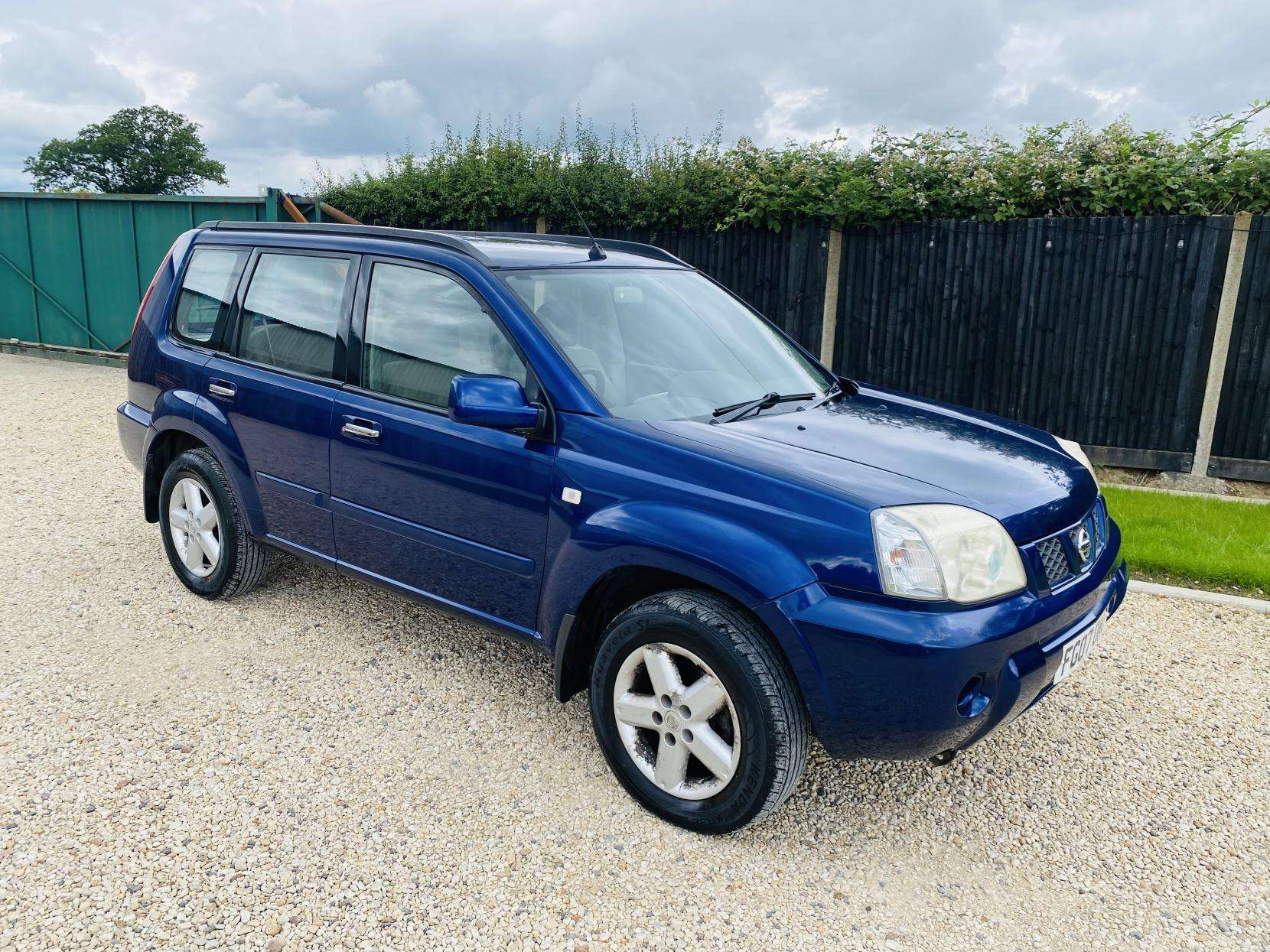A 2007 NISSAN X-TRAIL 2.2 dCi Sport SUV 5dr Diesel Manual (190 g/km, 136 bhp) A 2007 NISSAN X-TRAIL 2.2 dCi Sport SUV 5dr Diesel Manual (190 g/km, 136 bhp)