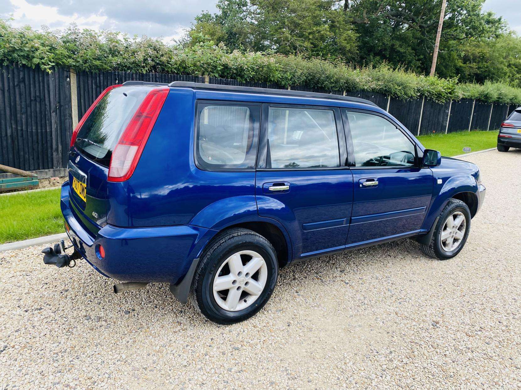 A 2007 NISSAN X-TRAIL 2.2 dCi Sport SUV 5dr Diesel Manual (190 g/km, 136 bhp) A 2007 NISSAN X-TRAIL 2.2 dCi Sport SUV 5dr Diesel Manual (190 g/km, 136 bhp)