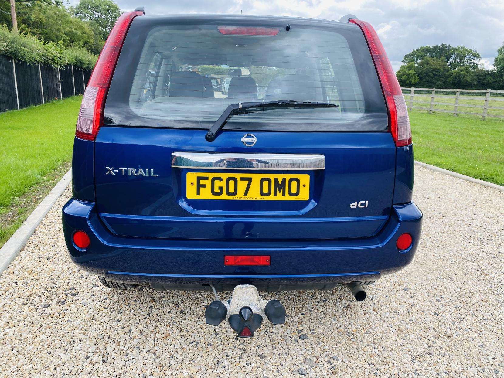 A 2007 NISSAN X-TRAIL 2.2 dCi Sport SUV 5dr Diesel Manual (190 g/km, 136 bhp) A 2007 NISSAN X-TRAIL 2.2 dCi Sport SUV 5dr Diesel Manual (190 g/km, 136 bhp)
