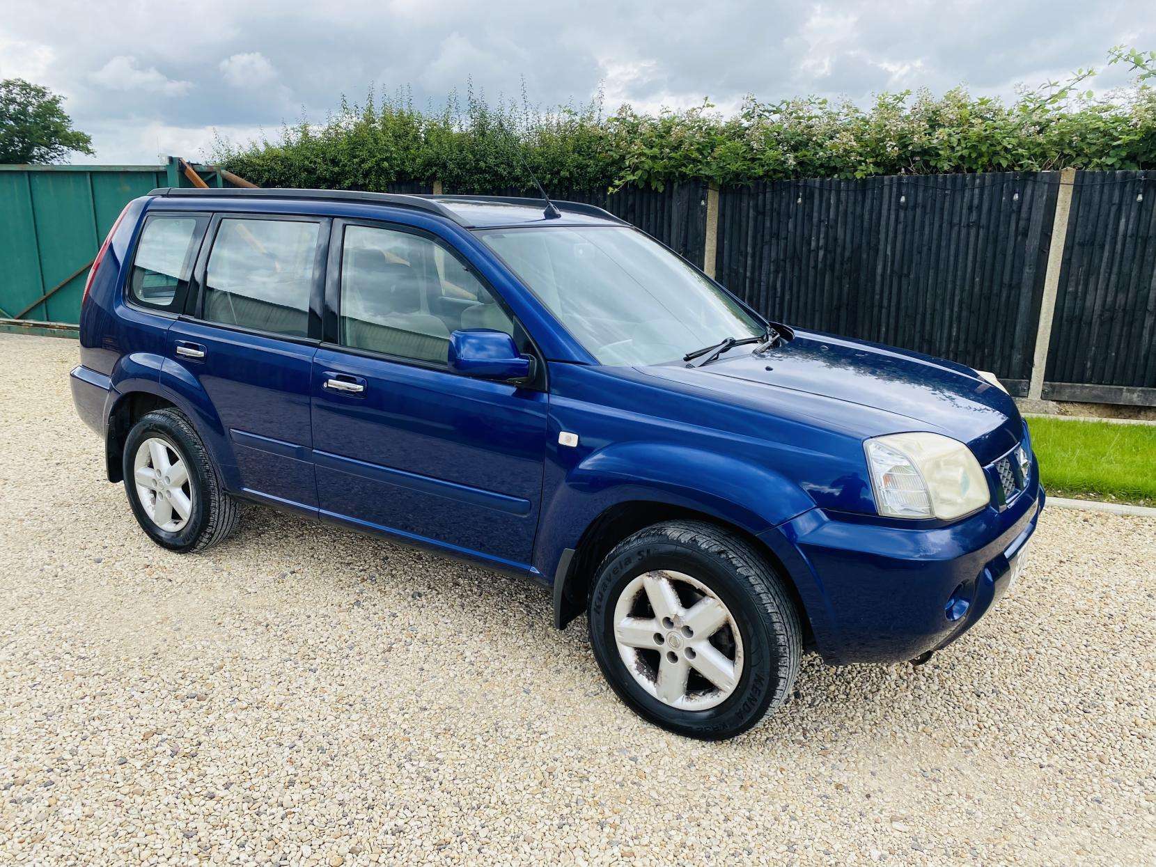 A 2007 NISSAN X-TRAIL 2.2 dCi Sport SUV 5dr Diesel Manual (190 g/km, 136 bhp) A 2007 NISSAN X-TRAIL 2.2 dCi Sport SUV 5dr Diesel Manual (190 g/km, 136 bhp)