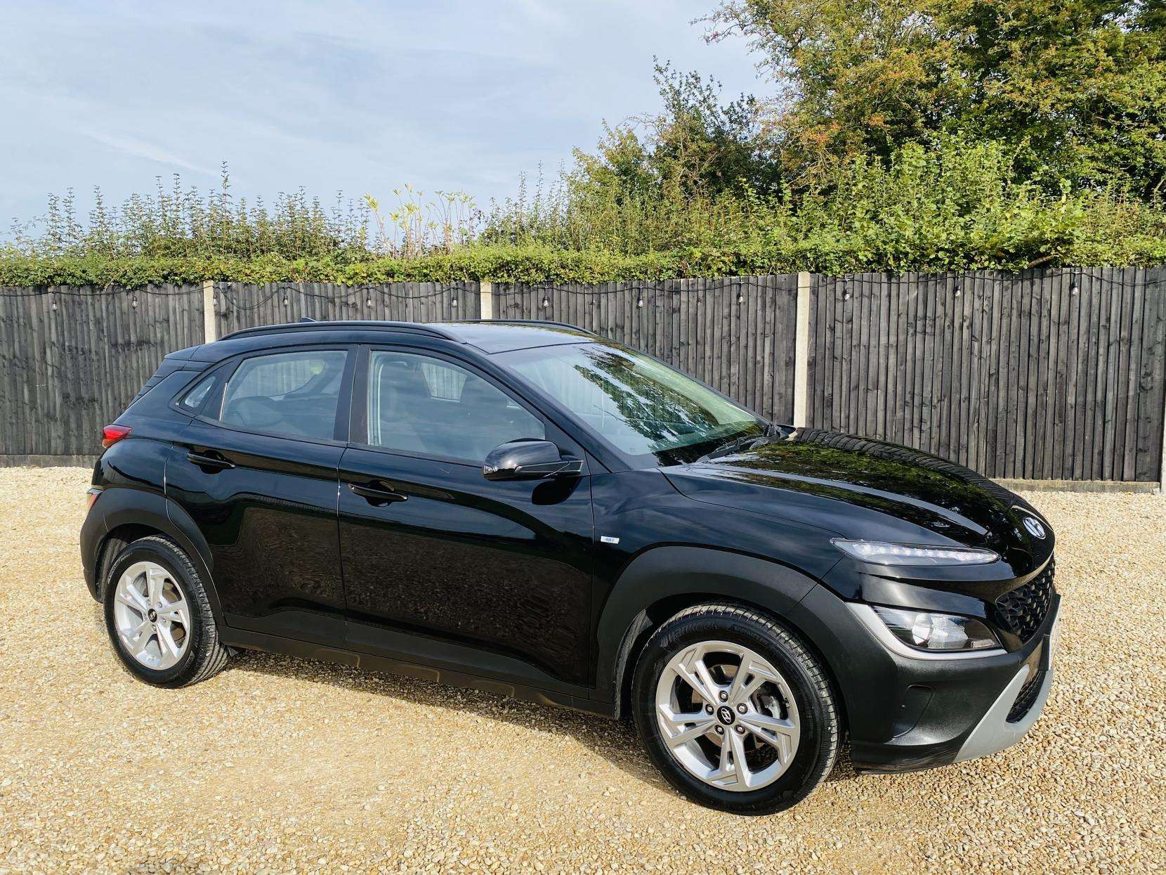 A 2023 HYUNDAI KONA 1.0 T-GDi MHEV SE Connect SUV 5dr Petrol Hybrid Manual Euro 6 (s/s) (120 ps) A 2023 HYUNDAI KONA 1.0 T-GDi MHEV SE Connect SUV 5dr Petrol Hybrid Manual Euro 6 (s/s) (120 ps)