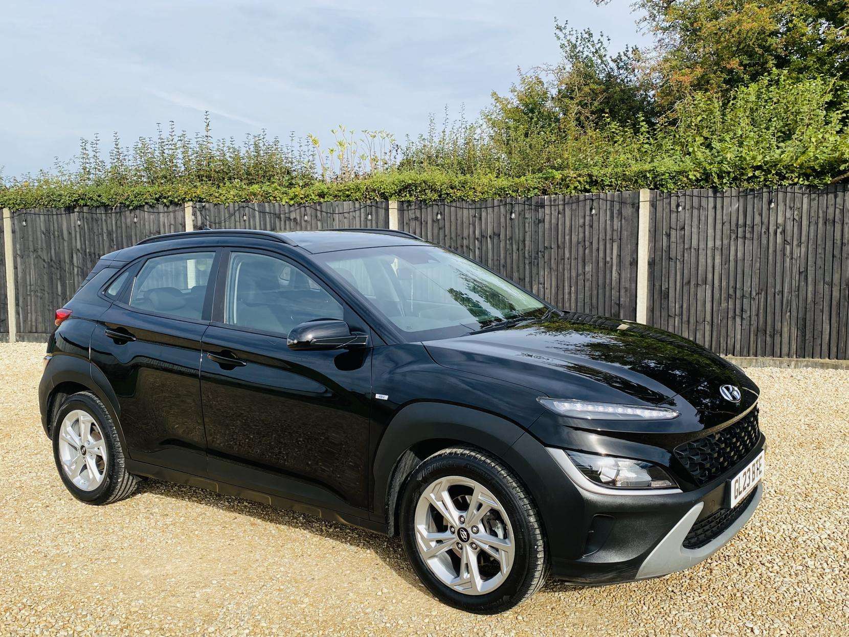 A 2023 HYUNDAI KONA 1.0 T-GDi MHEV SE Connect SUV 5dr Petrol Hybrid Manual Euro 6 (s/s) (120 ps) A 2023 HYUNDAI KONA 1.0 T-GDi MHEV SE Connect SUV 5dr Petrol Hybrid Manual Euro 6 (s/s) (120 ps)