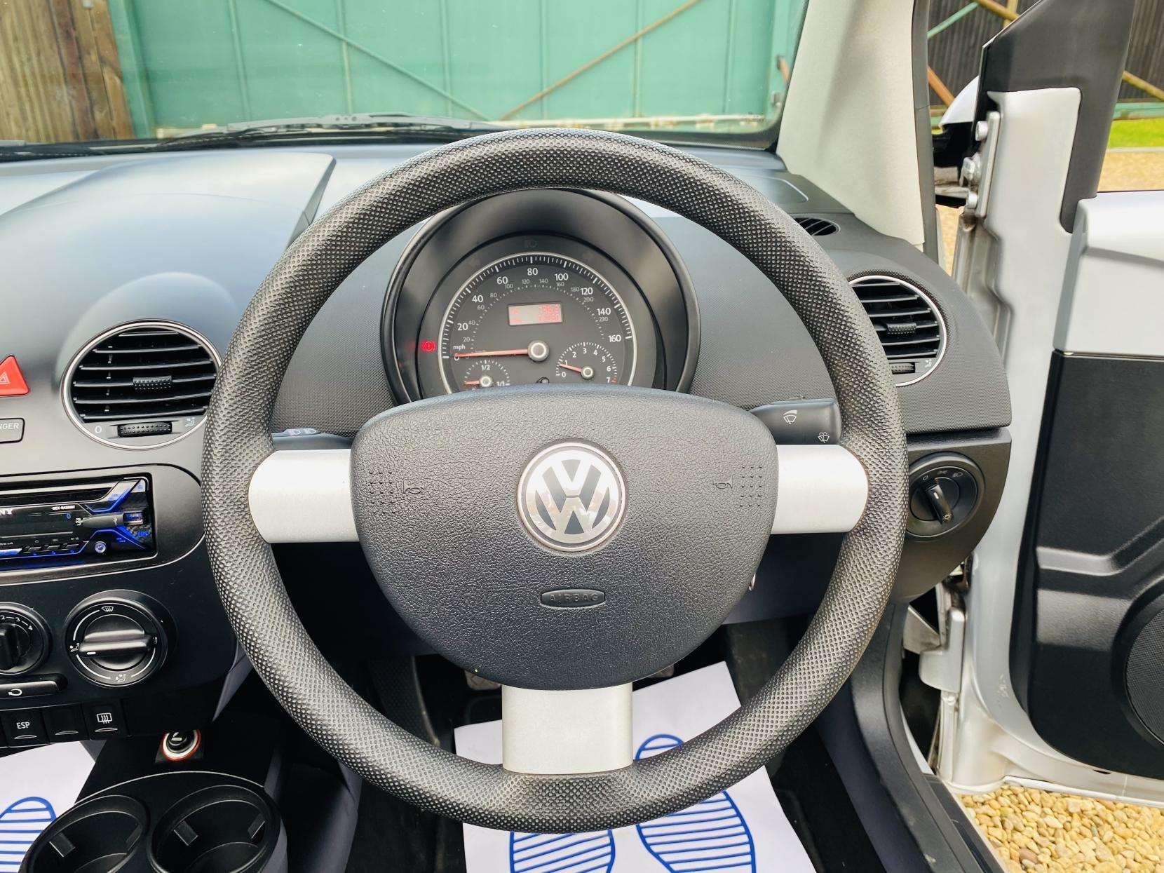 2011 VOLKSWAGEN BEETLE 2011 VOLKSWAGEN BEETLE