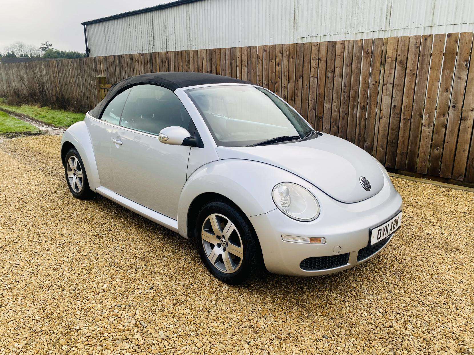 A 2011 VOLKSWAGEN BEETLE 1.6 Sola Cabriolet 2dr Petrol Manual Euro 4 (102 ps) A 2011 VOLKSWAGEN BEETLE 1.6 Sola Cabriolet 2dr Petrol Manual Euro 4 (102 ps)