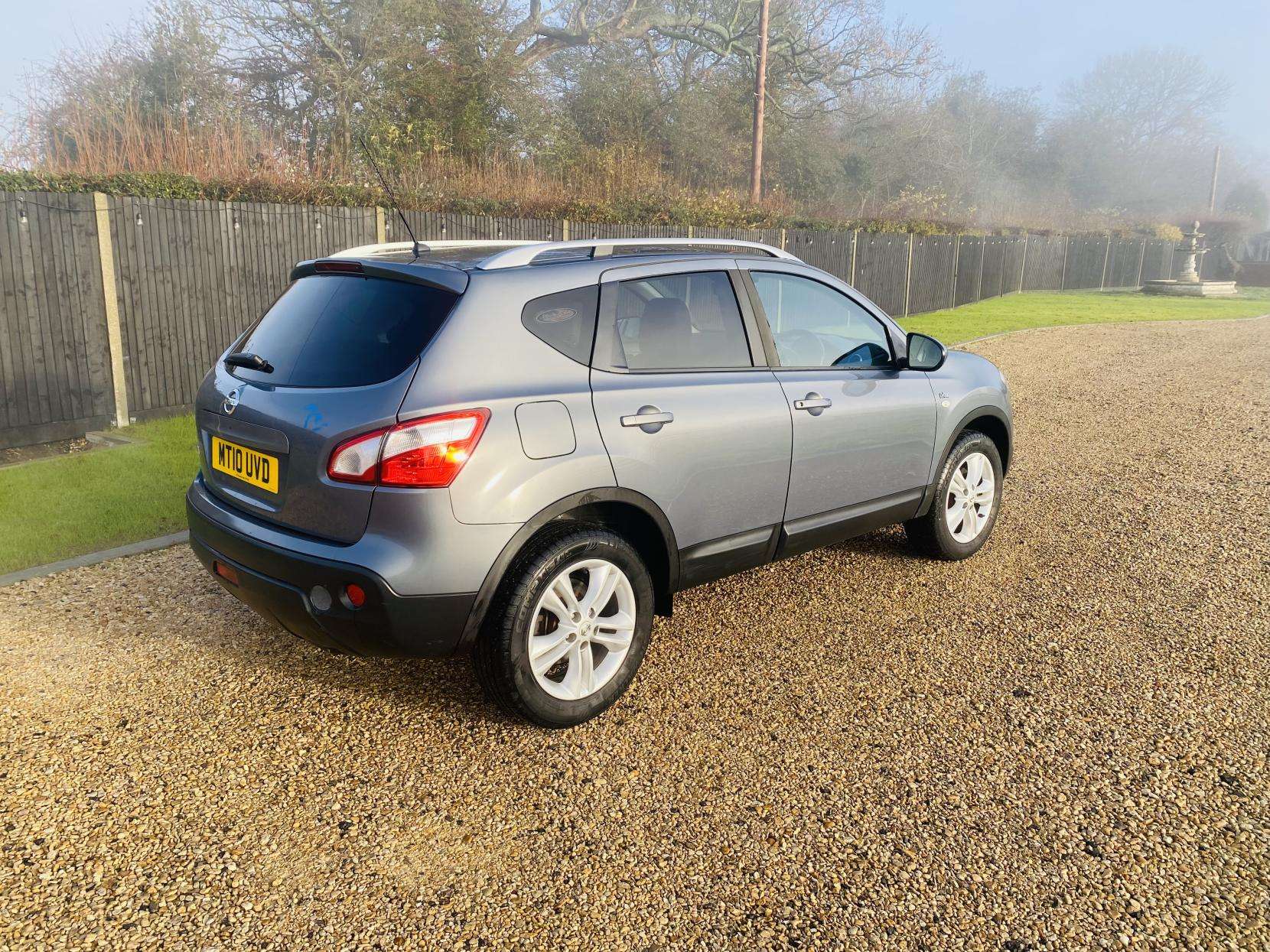 A 2010 NISSAN QASHQAI 2.0 n-tec Hatchback 5dr Petrol Manual 2WD (192 g/km, 139 bhp) A 2010 NISSAN QASHQAI 2.0 n-tec Hatchback 5dr Petrol Manual 2WD (192 g/km, 139 bhp)