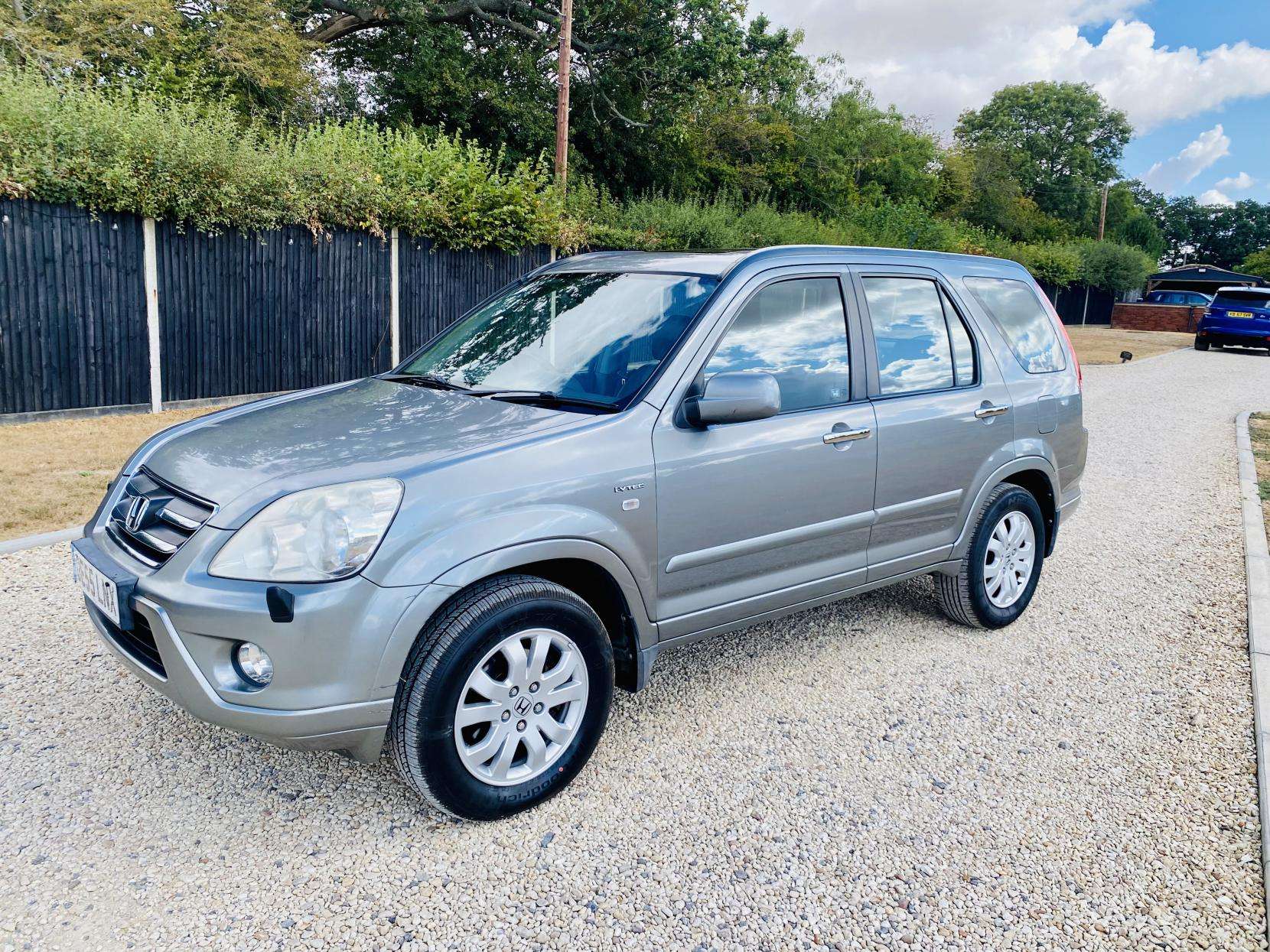 A 2005 HONDA CR-V 2.0 i-VTEC Executive SUV 5dr Petrol Automatic (220 g/km, 150 bhp) A 2005 HONDA CR-V 2.0 i-VTEC Executive SUV 5dr Petrol Automatic (220 g/km, 150 bhp)