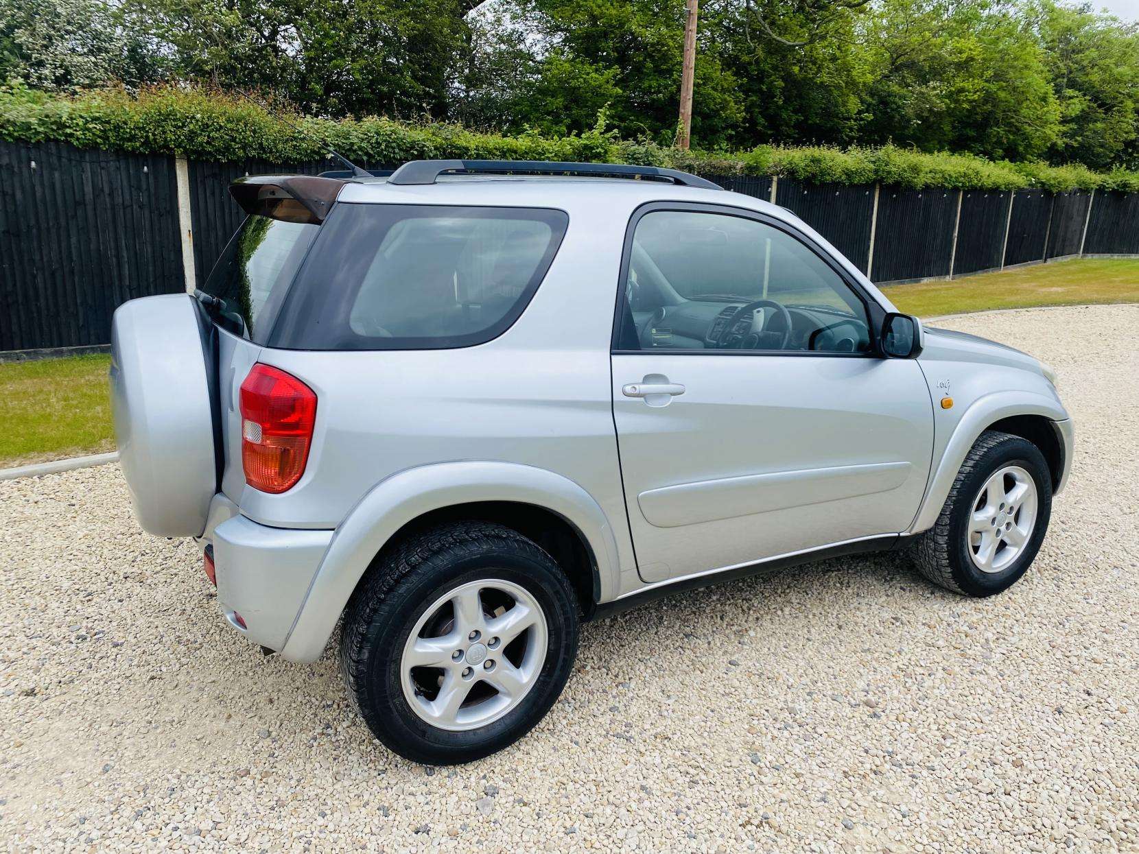 A 2002 TOYOTA RAV4 2.0 VVT-i NRG SUV 3dr Petrol Automatic 4WD (224 g/km, 147 bhp) A 2002 TOYOTA RAV4 2.0 VVT-i NRG SUV 3dr Petrol Automatic 4WD (224 g/km, 147 bhp)
