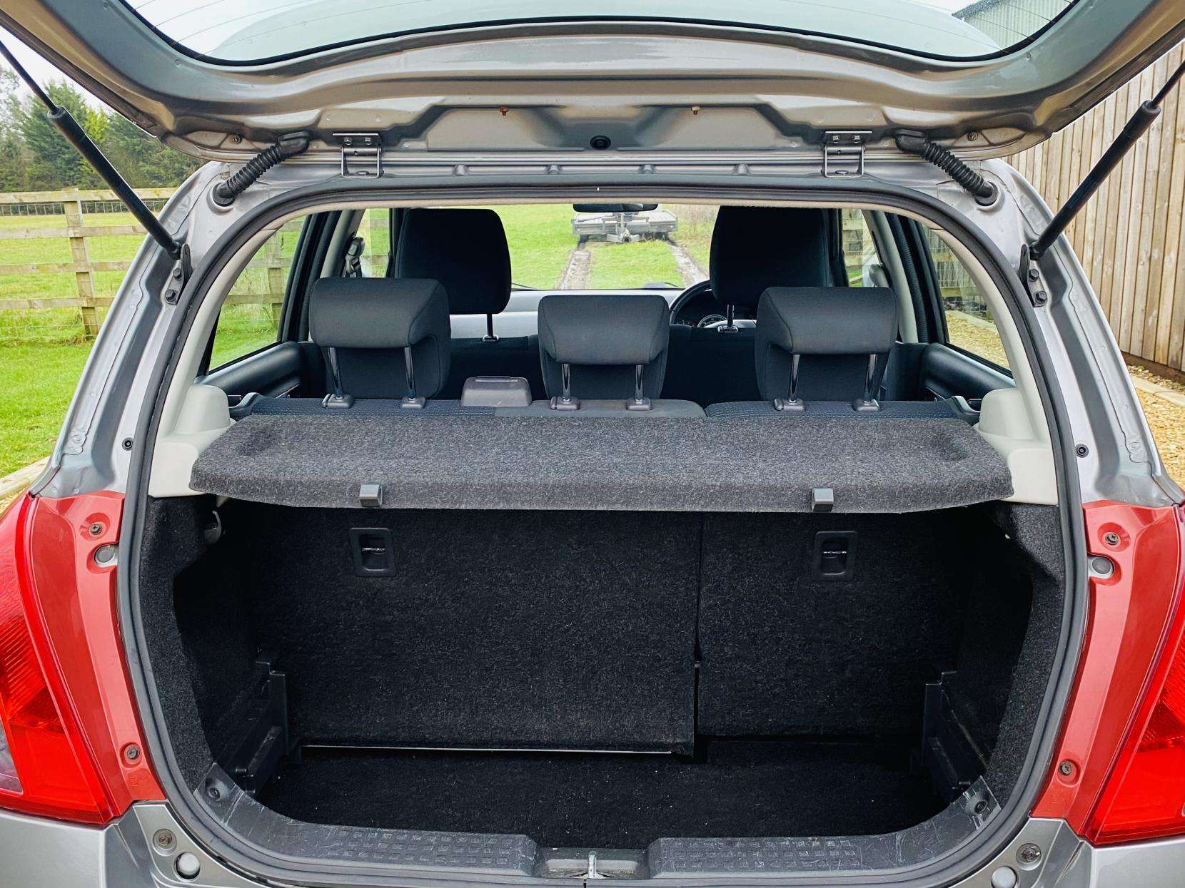 2009 SUZUKI SWIFT 2009 SUZUKI SWIFT