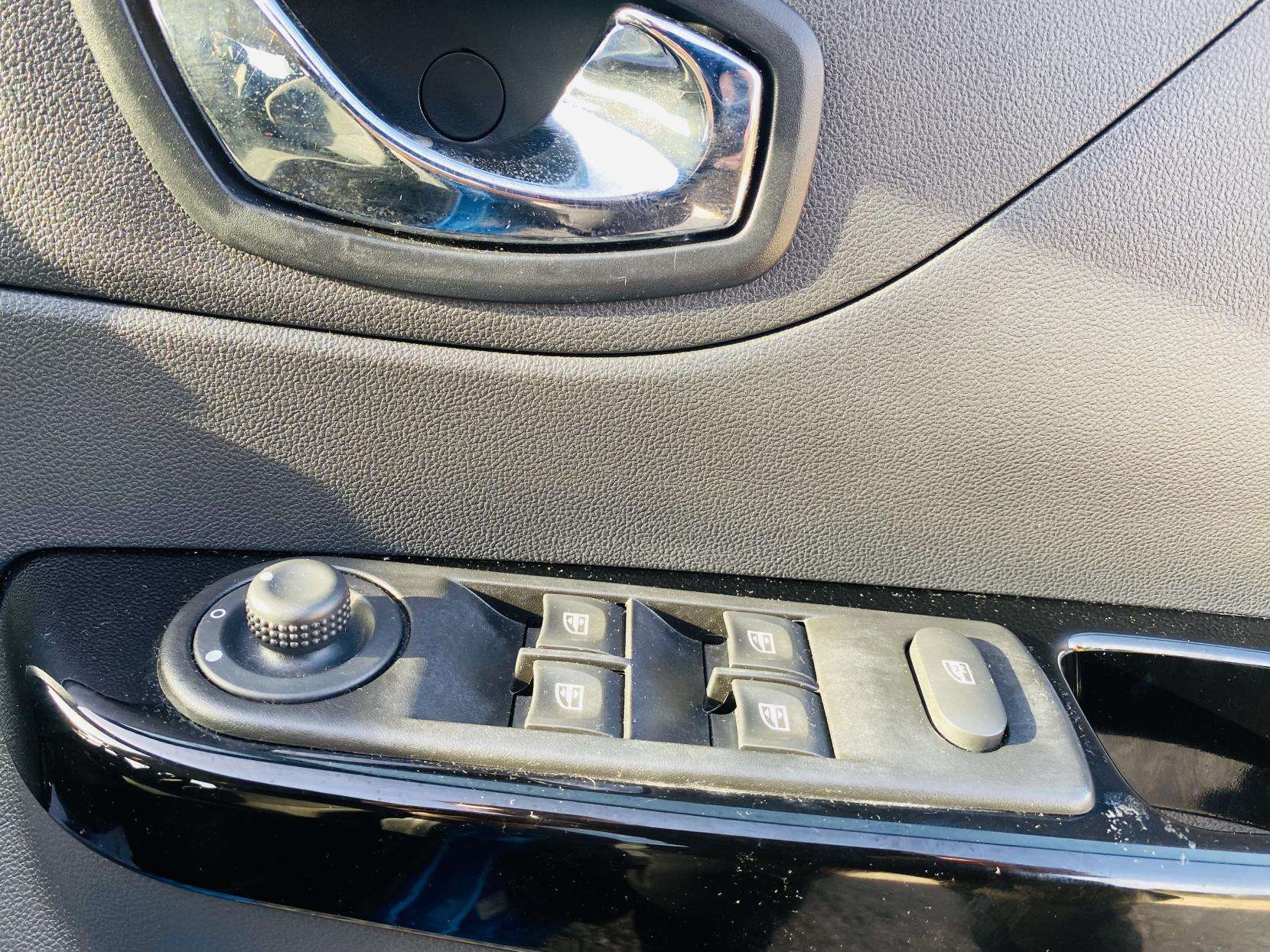 2016 RENAULT CAPTUR 2016 RENAULT CAPTUR