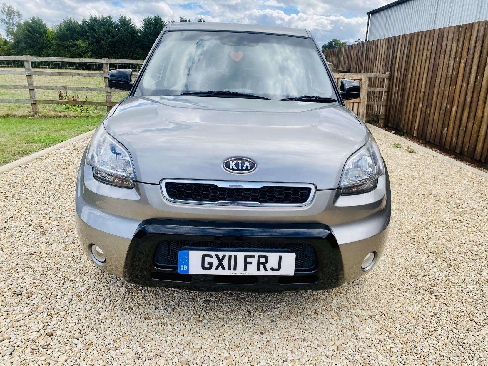 A 2011 KIA SOUL 1.6 CRDi Tempest SUV 5dr Diesel Manual Euro 4 (126 bhp) A 2011 KIA SOUL 1.6 CRDi Tempest SUV 5dr Diesel Manual Euro 4 (126 bhp)