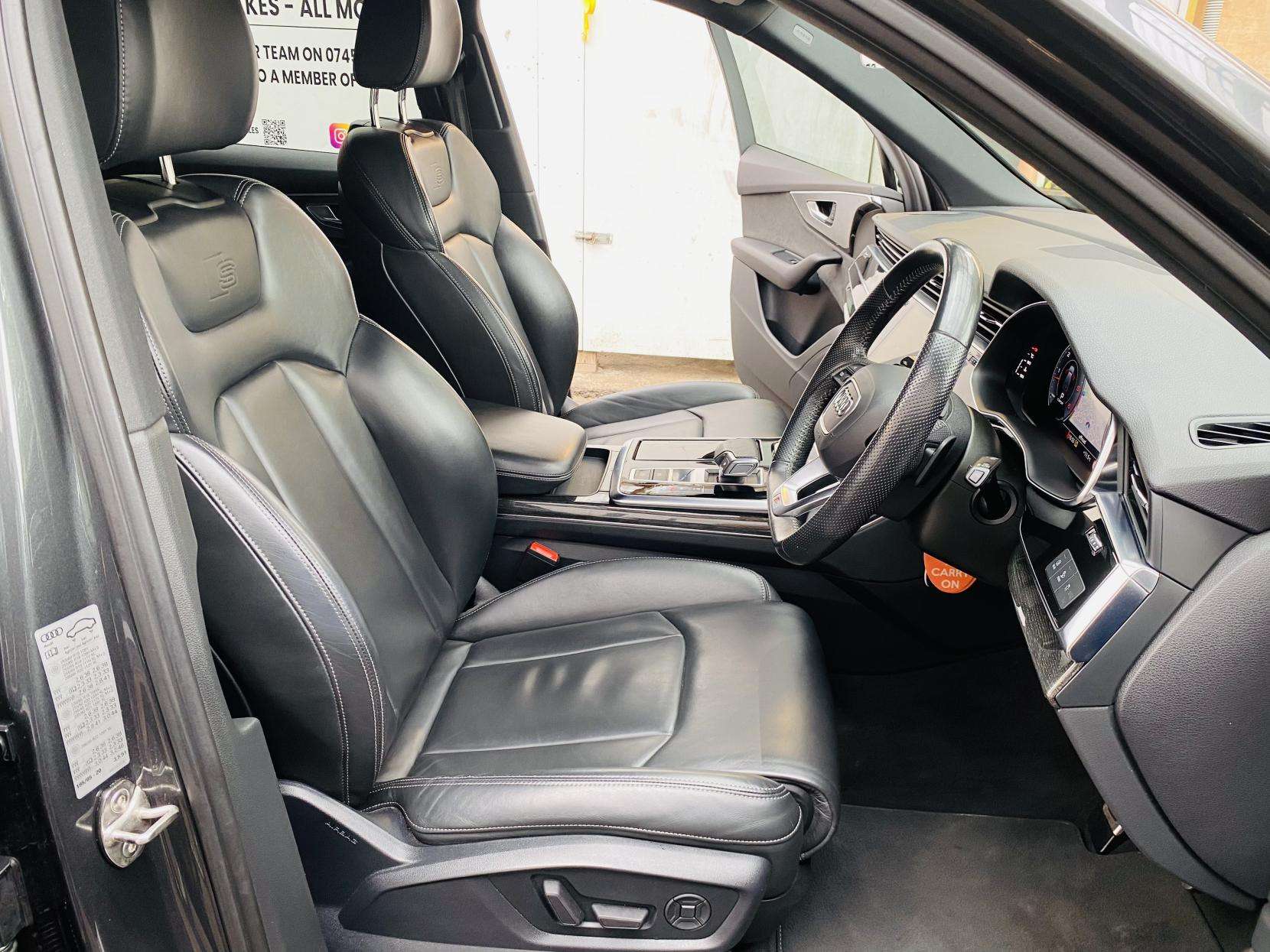 2020 AUDI Q7 2020 AUDI Q7