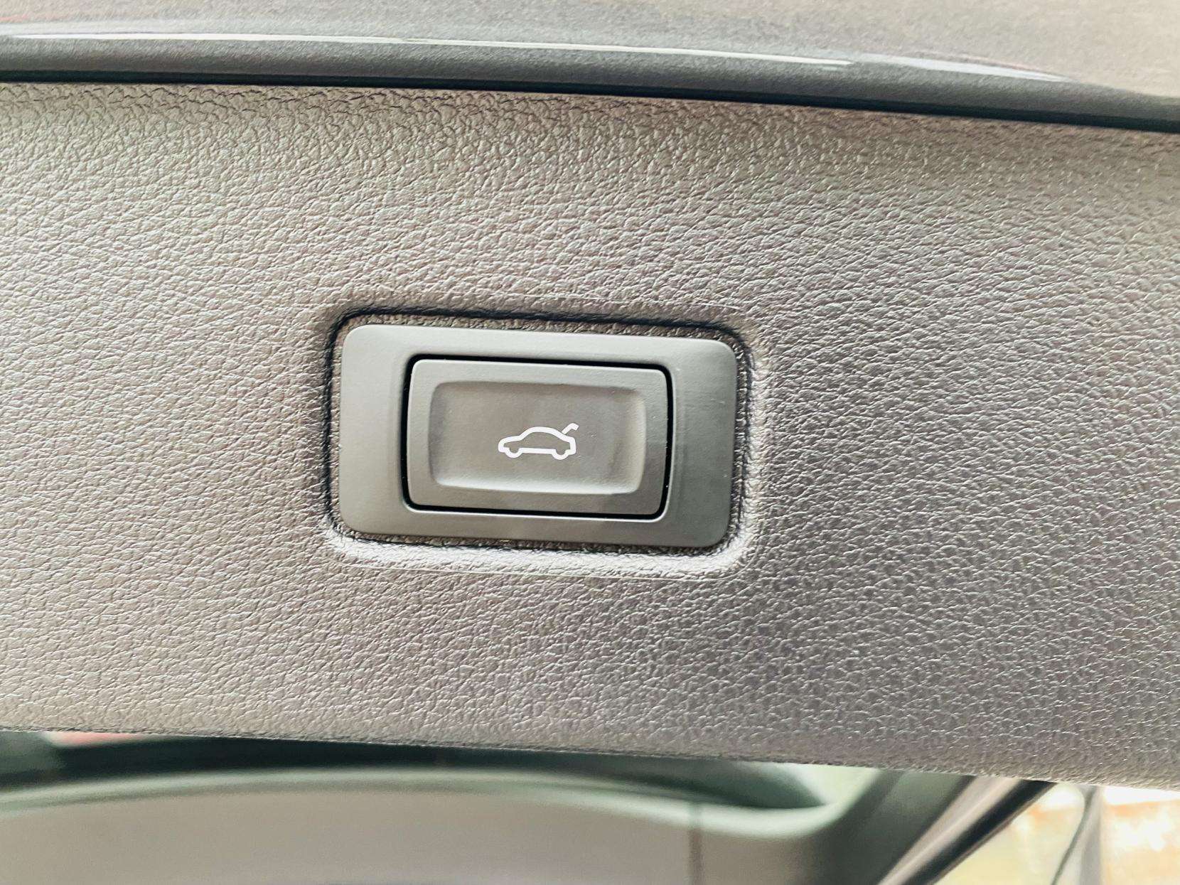 2020 AUDI Q7 2020 AUDI Q7