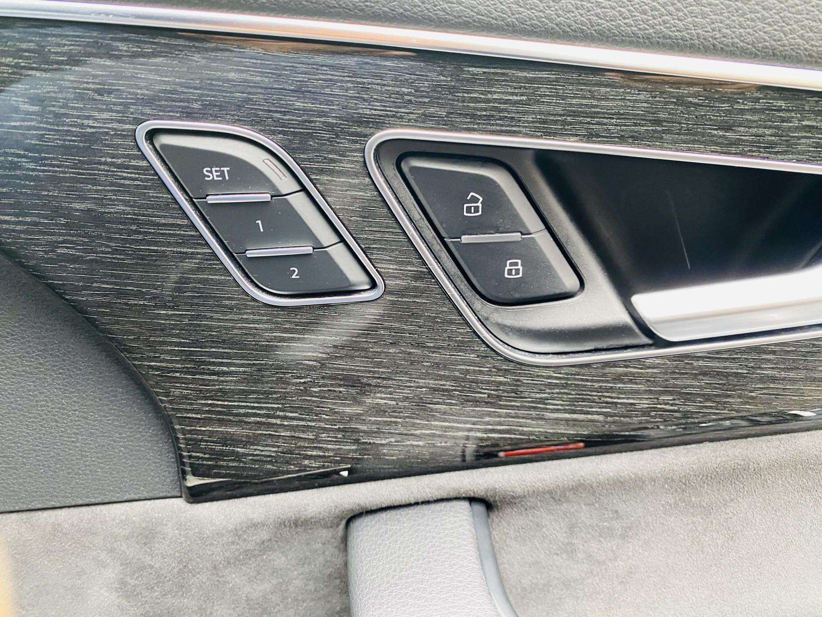 2020 AUDI Q7 2020 AUDI Q7