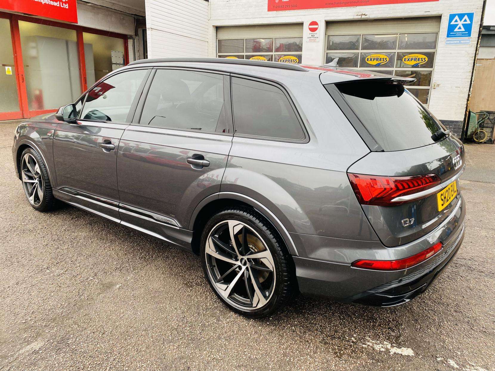 2020 AUDI Q7 2020 AUDI Q7