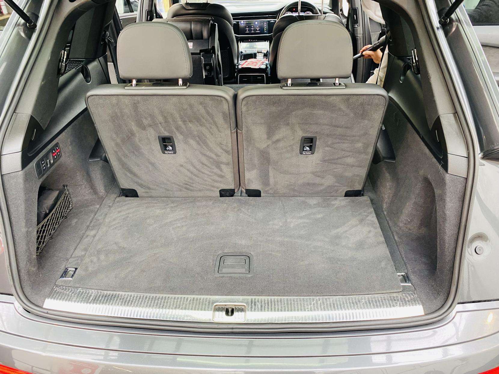 2020 AUDI Q7 2020 AUDI Q7