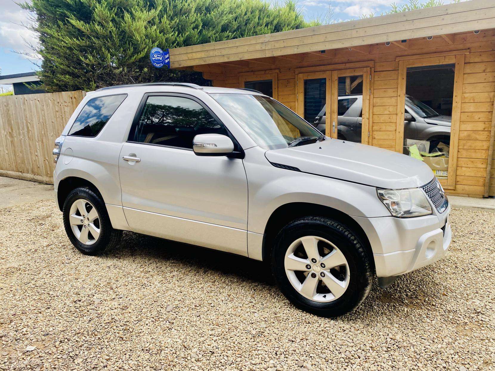 A 2011 SUZUKI GRAND VITARA 1.6 VVT SZ4 SUV 3dr Petrol Manual 4WD Euro 5 (106 ps) A 2011 SUZUKI GRAND VITARA 1.6 VVT SZ4 SUV 3dr Petrol Manual 4WD Euro 5 (106 ps)