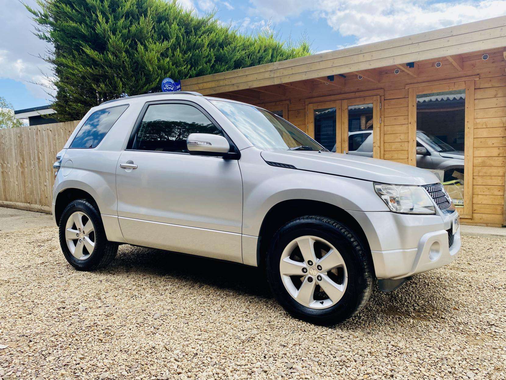 A 2011 SUZUKI GRAND VITARA 1.6 VVT SZ4 SUV 3dr Petrol Manual 4WD Euro 5 (106 ps) A 2011 SUZUKI GRAND VITARA 1.6 VVT SZ4 SUV 3dr Petrol Manual 4WD Euro 5 (106 ps)
