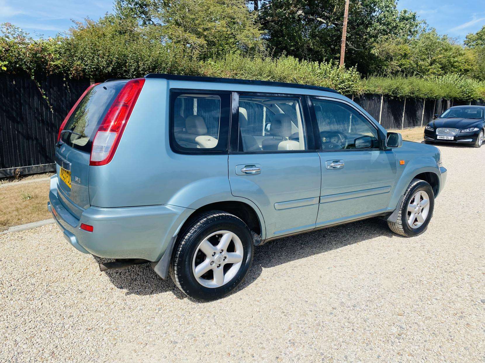 A 2003 NISSAN X-TRAIL 2.5 SVE SUV 5dr Petrol Manual (230 g/km, 165 bhp) A 2003 NISSAN X-TRAIL 2.5 SVE SUV 5dr Petrol Manual (230 g/km, 165 bhp)