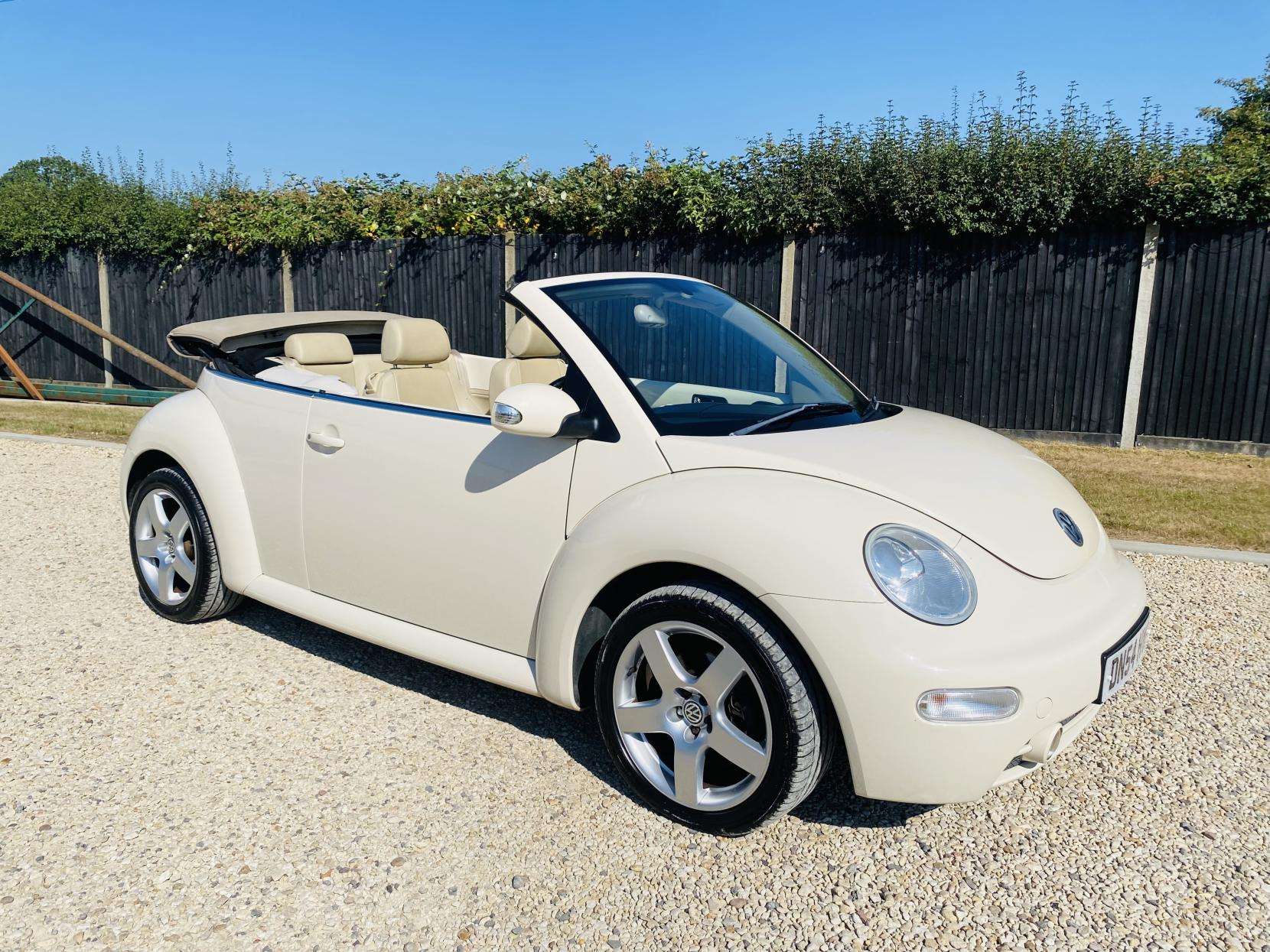 A 2005 VOLKSWAGEN BEETLE 1.8T Cabriolet 2dr Petrol Manual Euro 4 (150 ps) A 2005 VOLKSWAGEN BEETLE 1.8T Cabriolet 2dr Petrol Manual Euro 4 (150 ps)