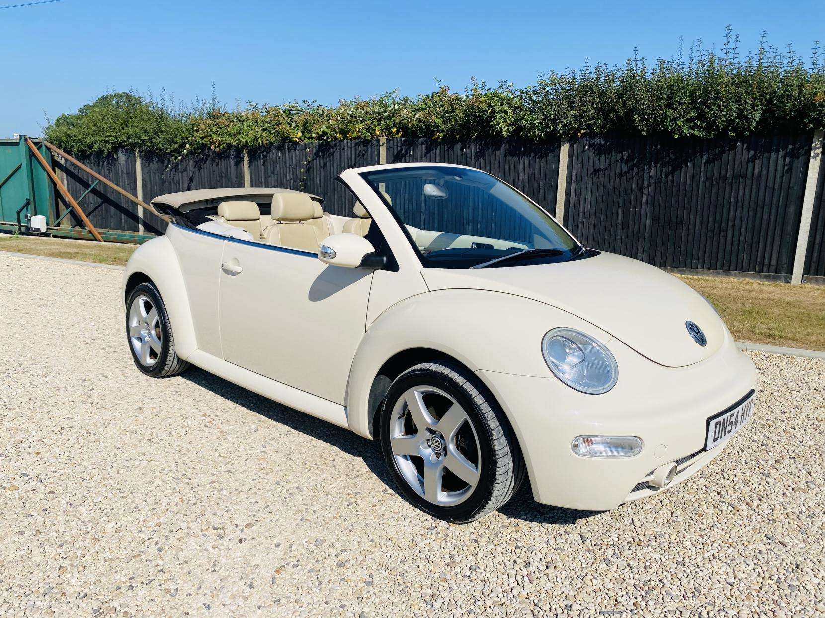A 2005 VOLKSWAGEN BEETLE 1.8T Cabriolet 2dr Petrol Manual Euro 4 (150 ps) A 2005 VOLKSWAGEN BEETLE 1.8T Cabriolet 2dr Petrol Manual Euro 4 (150 ps)