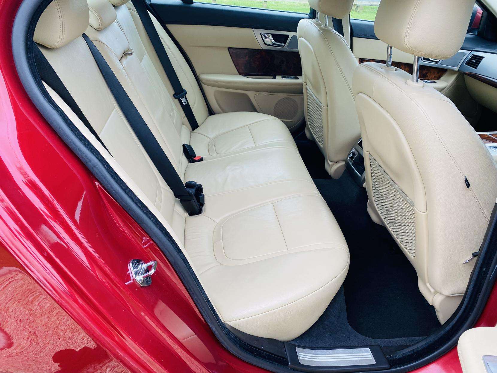 2013 JAGUAR XF 2013 JAGUAR XF