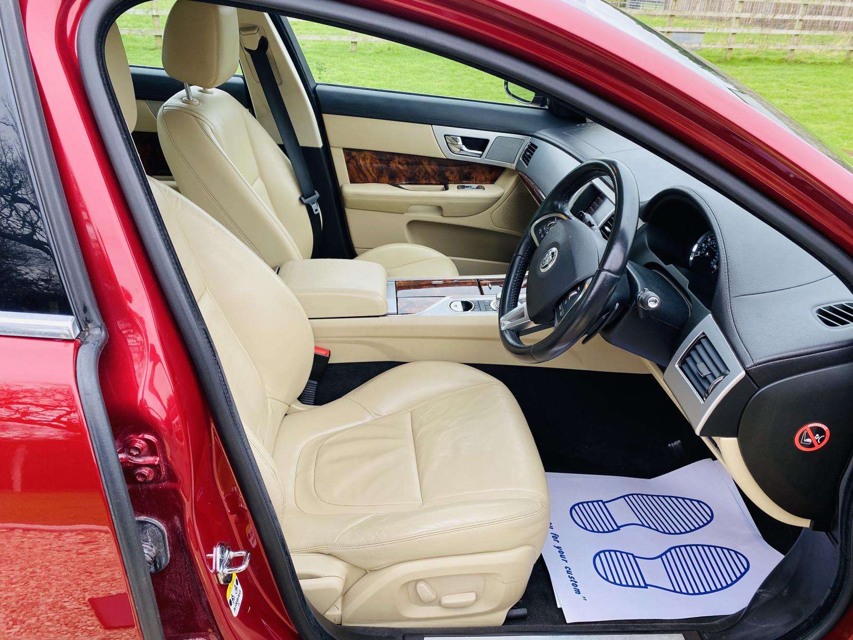 2013 JAGUAR XF 2013 JAGUAR XF