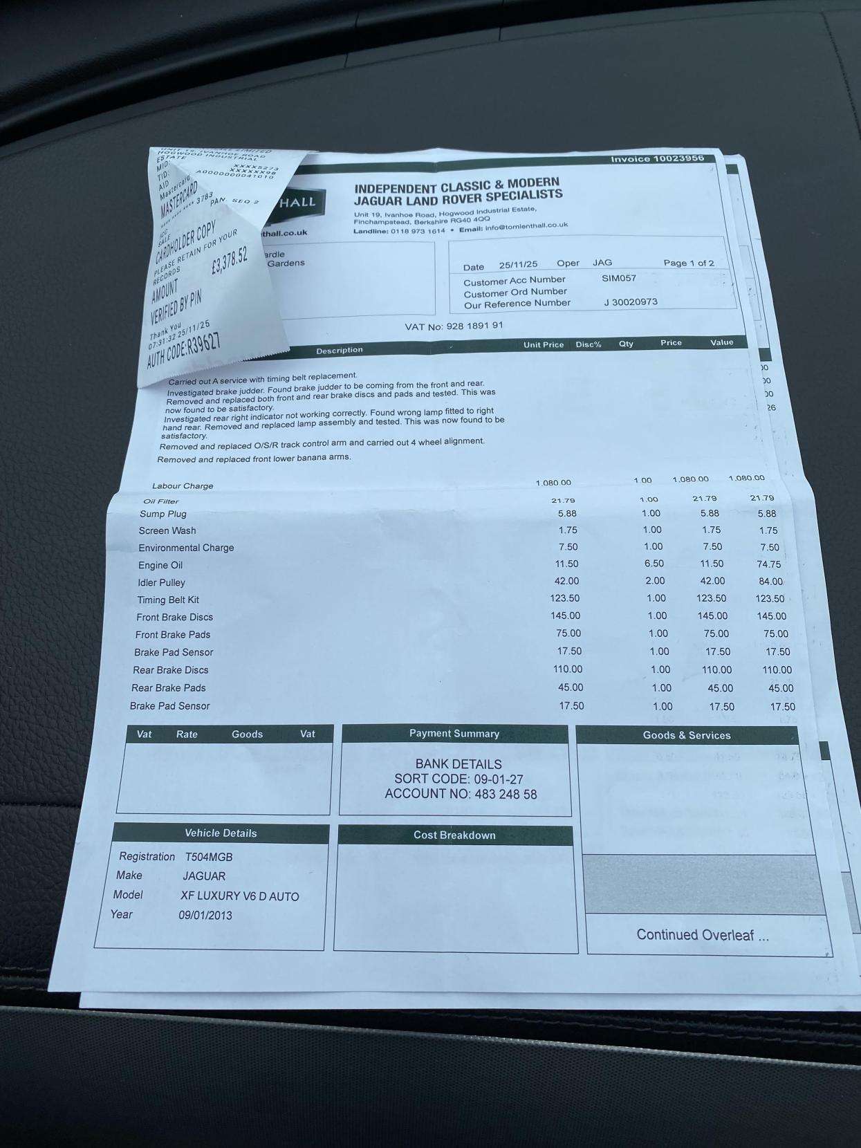 A 2013 JAGUAR XF 3.0d V6 Luxury Saloon 4dr Diesel Auto Euro 5 (s/s) (240 ps) A 2013 JAGUAR XF 3.0d V6 Luxury Saloon 4dr Diesel Auto Euro 5 (s/s) (240 ps)