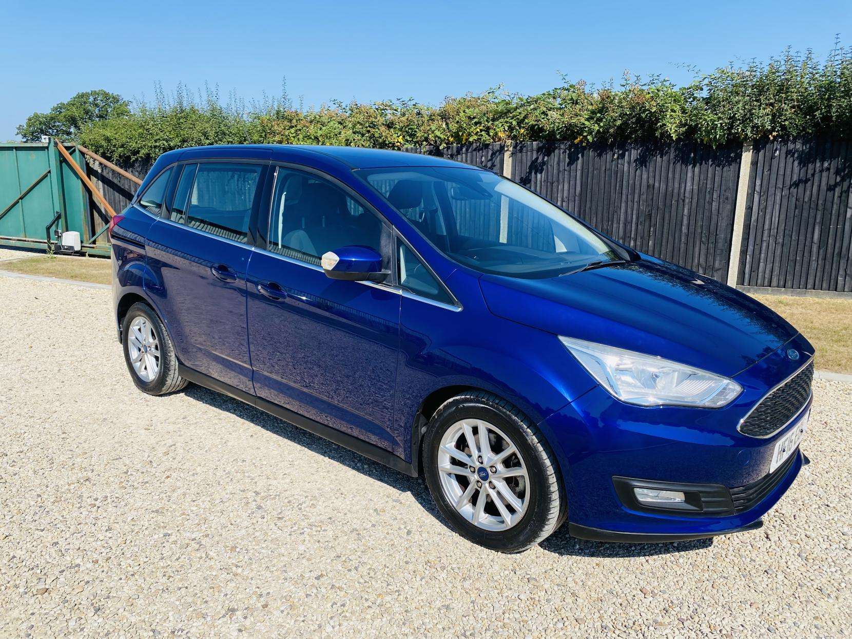A 2016 FORD GRAND C-MAX 1.5 TDCi Zetec MPV 5dr Diesel Powershift Euro 6 (s/s) (120 ps) A 2016 FORD GRAND C-MAX 1.5 TDCi Zetec MPV 5dr Diesel Powershift Euro 6 (s/s) (120 ps)