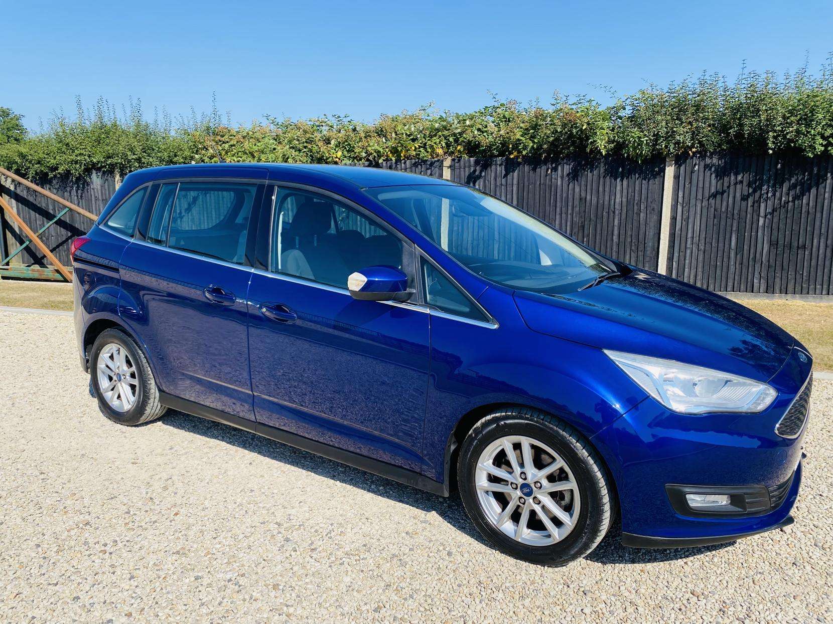 A 2016 FORD GRAND C-MAX 1.5 TDCi Zetec MPV 5dr Diesel Powershift Euro 6 (s/s) (120 ps) A 2016 FORD GRAND C-MAX 1.5 TDCi Zetec MPV 5dr Diesel Powershift Euro 6 (s/s) (120 ps)