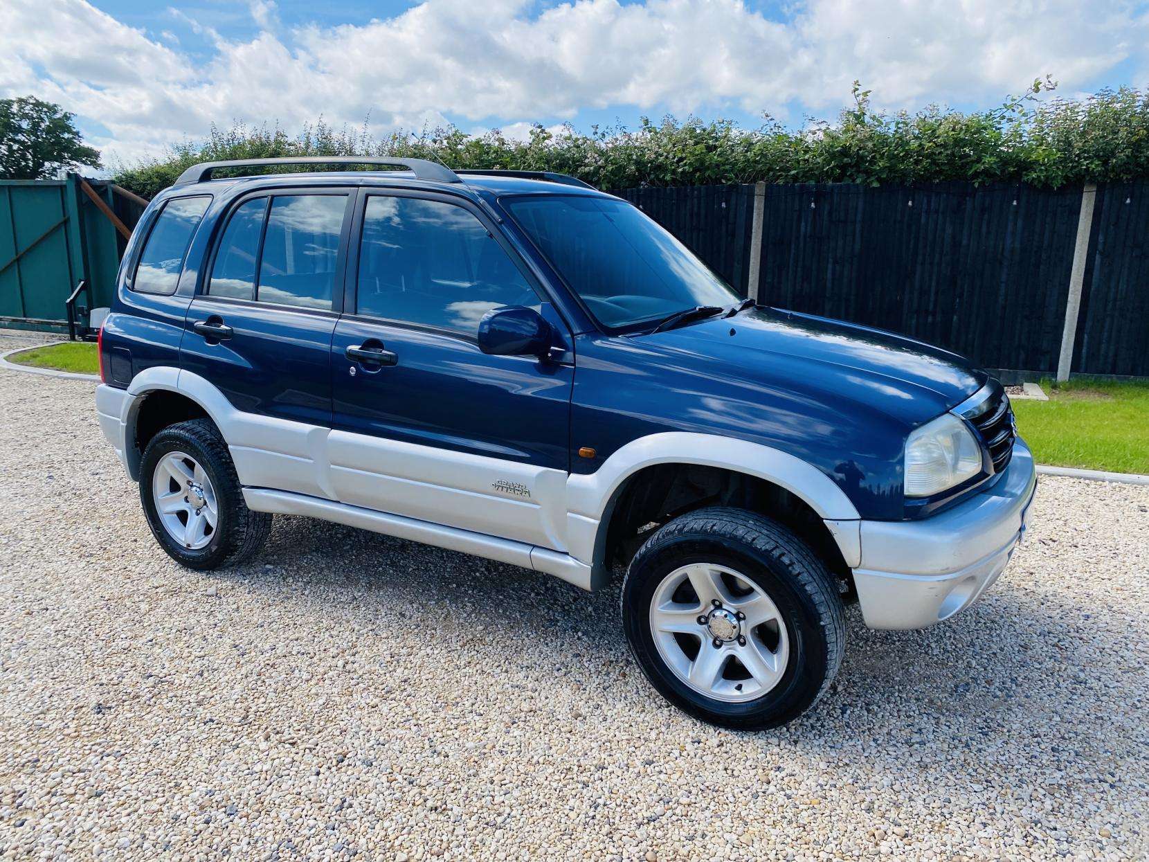 A 2005 SUZUKI GRAND VITARA 2.0 16v Estate 5dr Petrol Automatic (250 g/km, 126 bhp) A 2005 SUZUKI GRAND VITARA 2.0 16v Estate 5dr Petrol Automatic (250 g/km, 126 bhp)