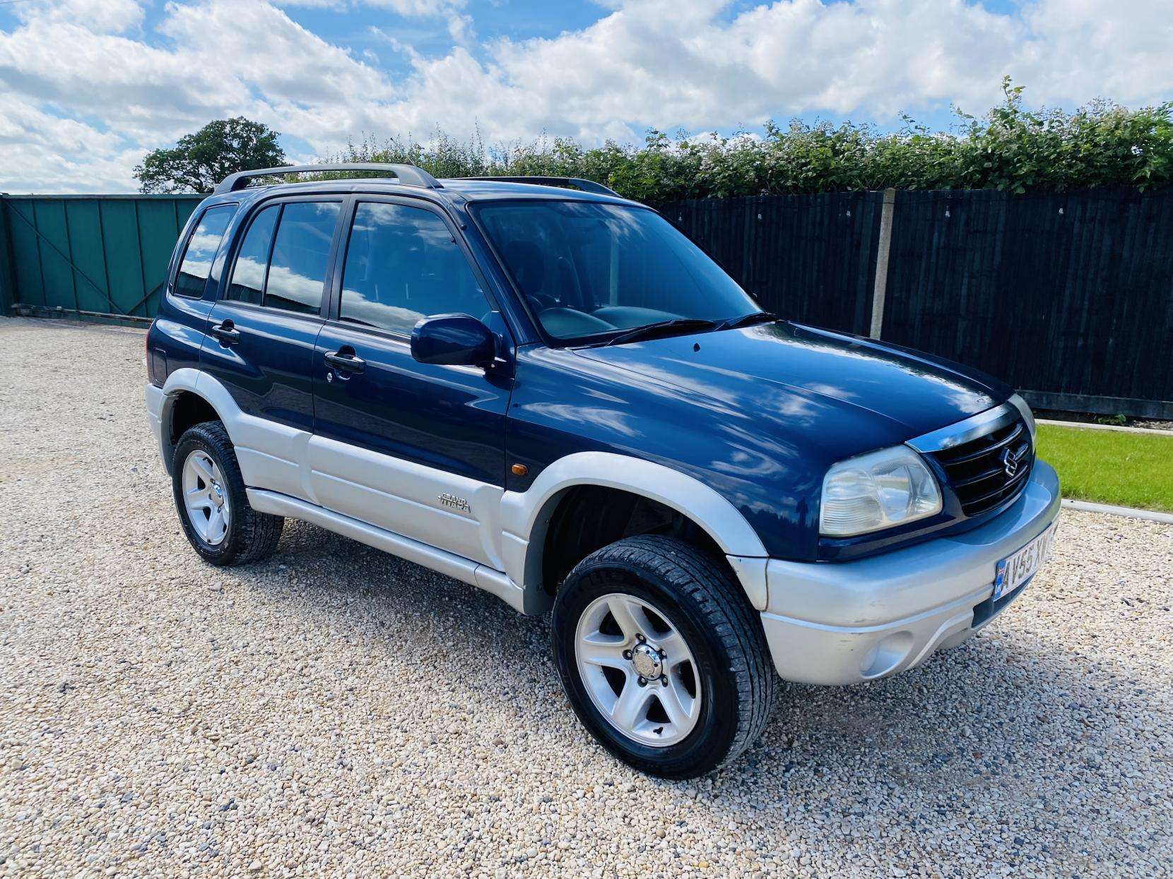 A 2005 SUZUKI GRAND VITARA 2.0 16v Estate 5dr Petrol Automatic (250 g/km, 126 bhp) A 2005 SUZUKI GRAND VITARA 2.0 16v Estate 5dr Petrol Automatic (250 g/km, 126 bhp)