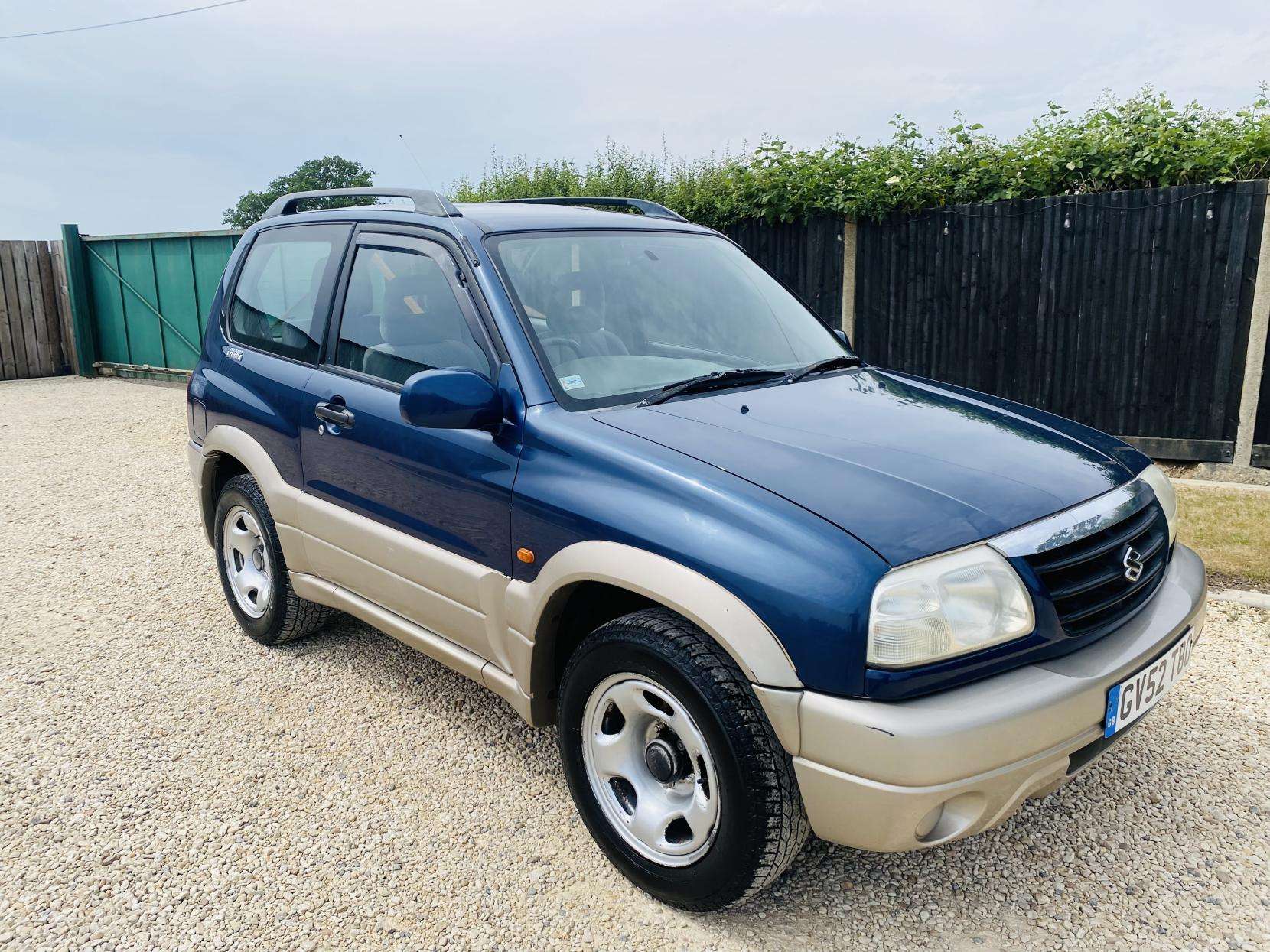 A 2002 SUZUKI GRAND VITARA 1.6 SE Estate 3dr Petrol Automatic (220 g/km, 92 bhp) A 2002 SUZUKI GRAND VITARA 1.6 SE Estate 3dr Petrol Automatic (220 g/km, 92 bhp)