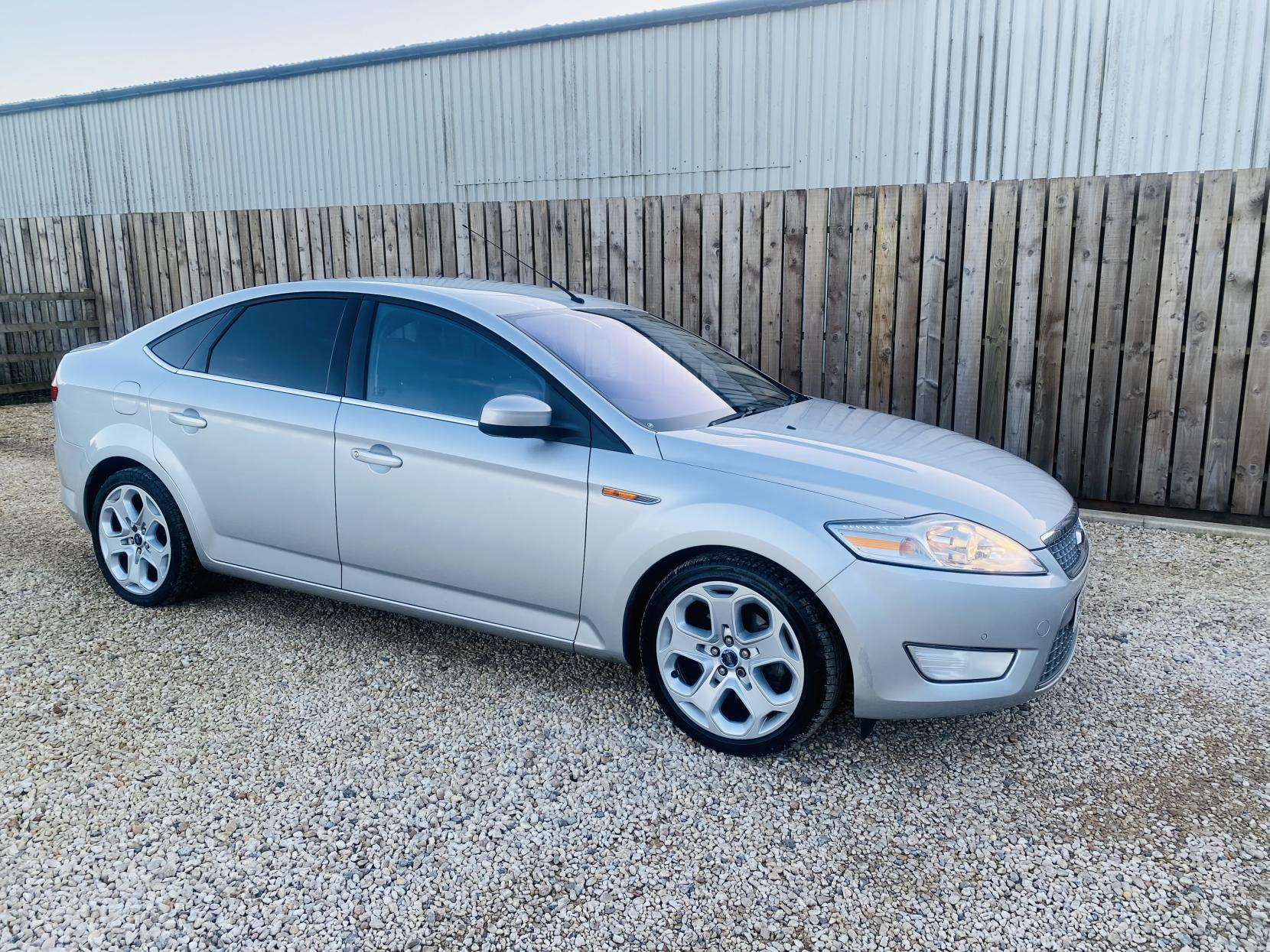 A 2010 FORD MONDEO 2.0 EcoBoost Titanium X Hatchback 5dr Petrol Powershift (179 g/km, 200 bhp) A 2010 FORD MONDEO 2.0 EcoBoost Titanium X Hatchback 5dr Petrol Powershift (179 g/km, 200 bhp)