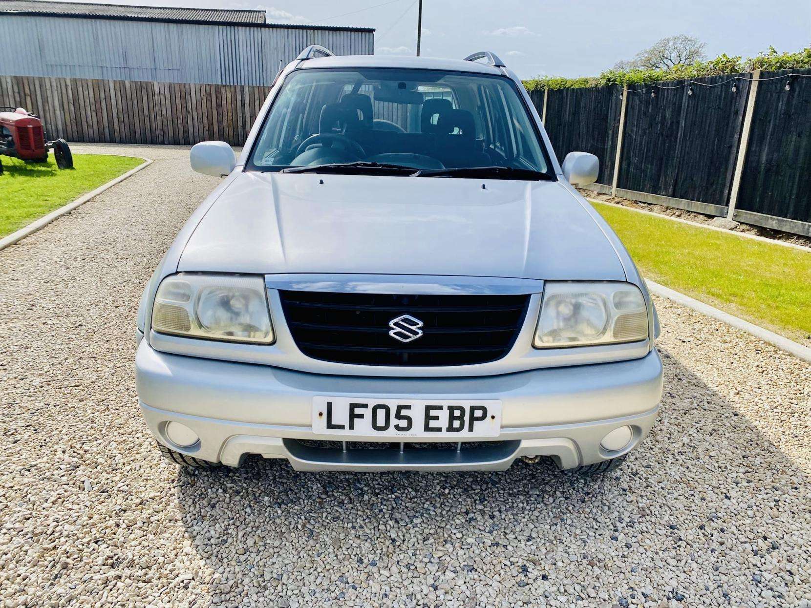 A 2005 SUZUKI GRAND VITARA 2.0 16v Estate 5dr Petrol Automatic (250 g/km, 126 bhp) A 2005 SUZUKI GRAND VITARA 2.0 16v Estate 5dr Petrol Automatic (250 g/km, 126 bhp)