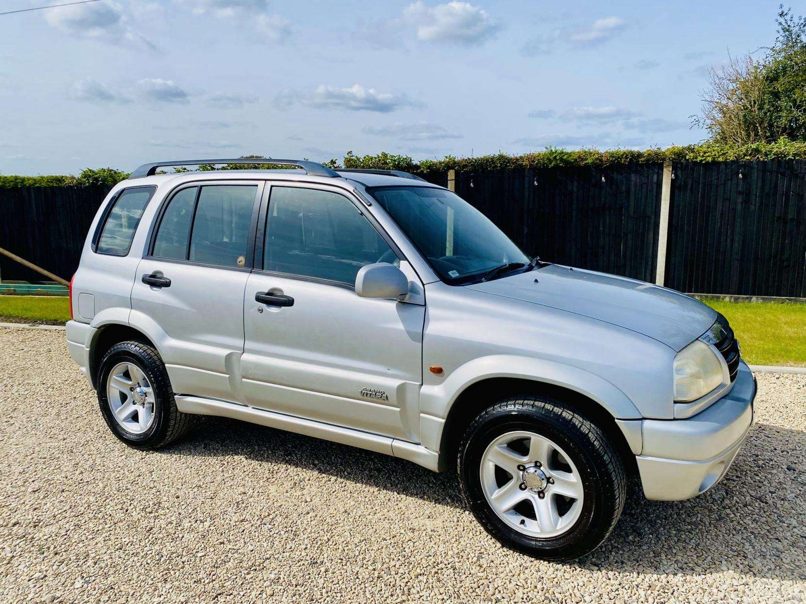 A 2005 SUZUKI GRAND VITARA 2.0 16v Estate 5dr Petrol Automatic (250 g/km, 126 bhp) A 2005 SUZUKI GRAND VITARA 2.0 16v Estate 5dr Petrol Automatic (250 g/km, 126 bhp)