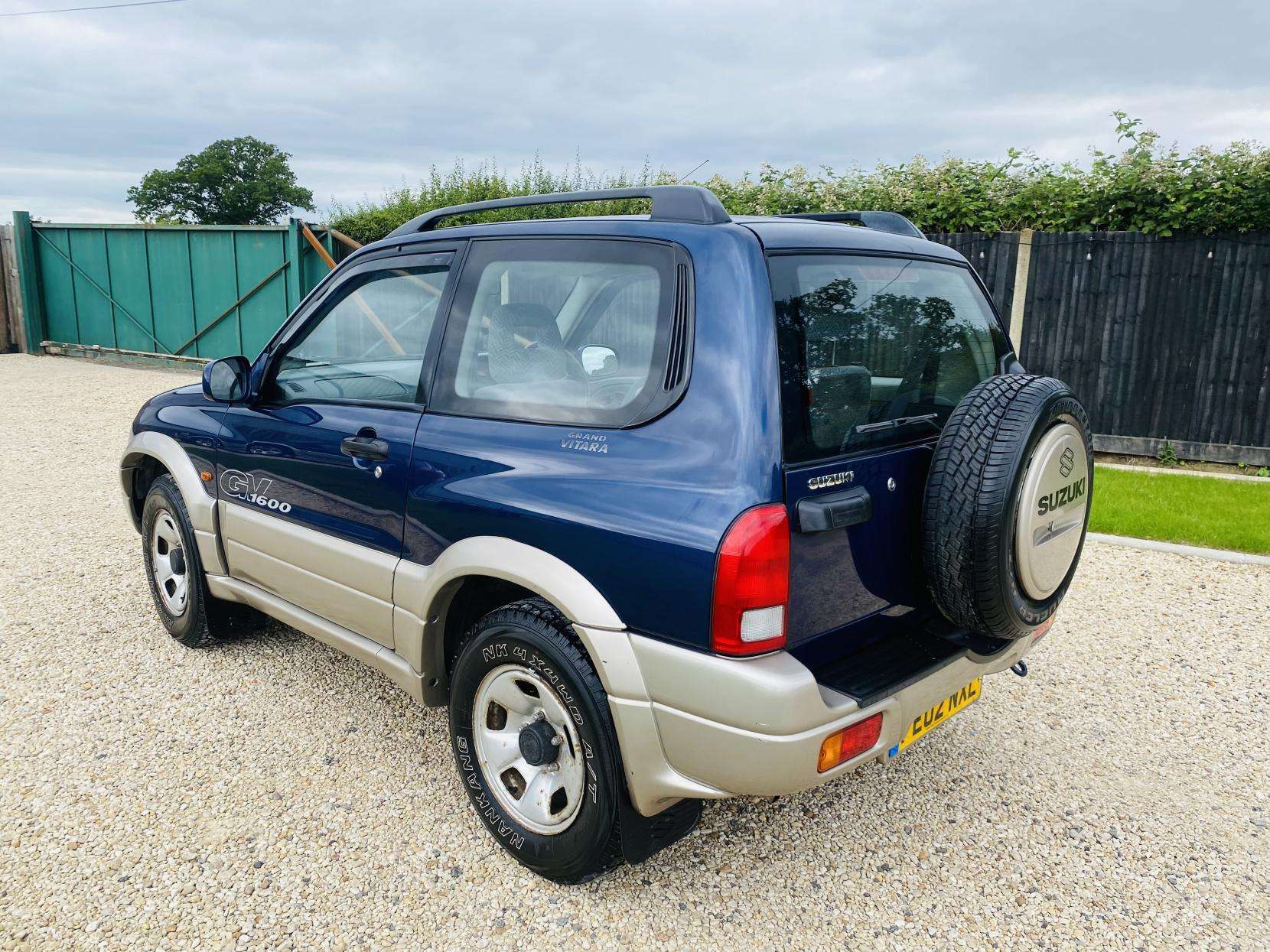 A 2002 SUZUKI GRAND VITARA 1.6 SE Estate 3dr Petrol Manual (193 g/km, 92 bhp) A 2002 SUZUKI GRAND VITARA 1.6 SE Estate 3dr Petrol Manual (193 g/km, 92 bhp)