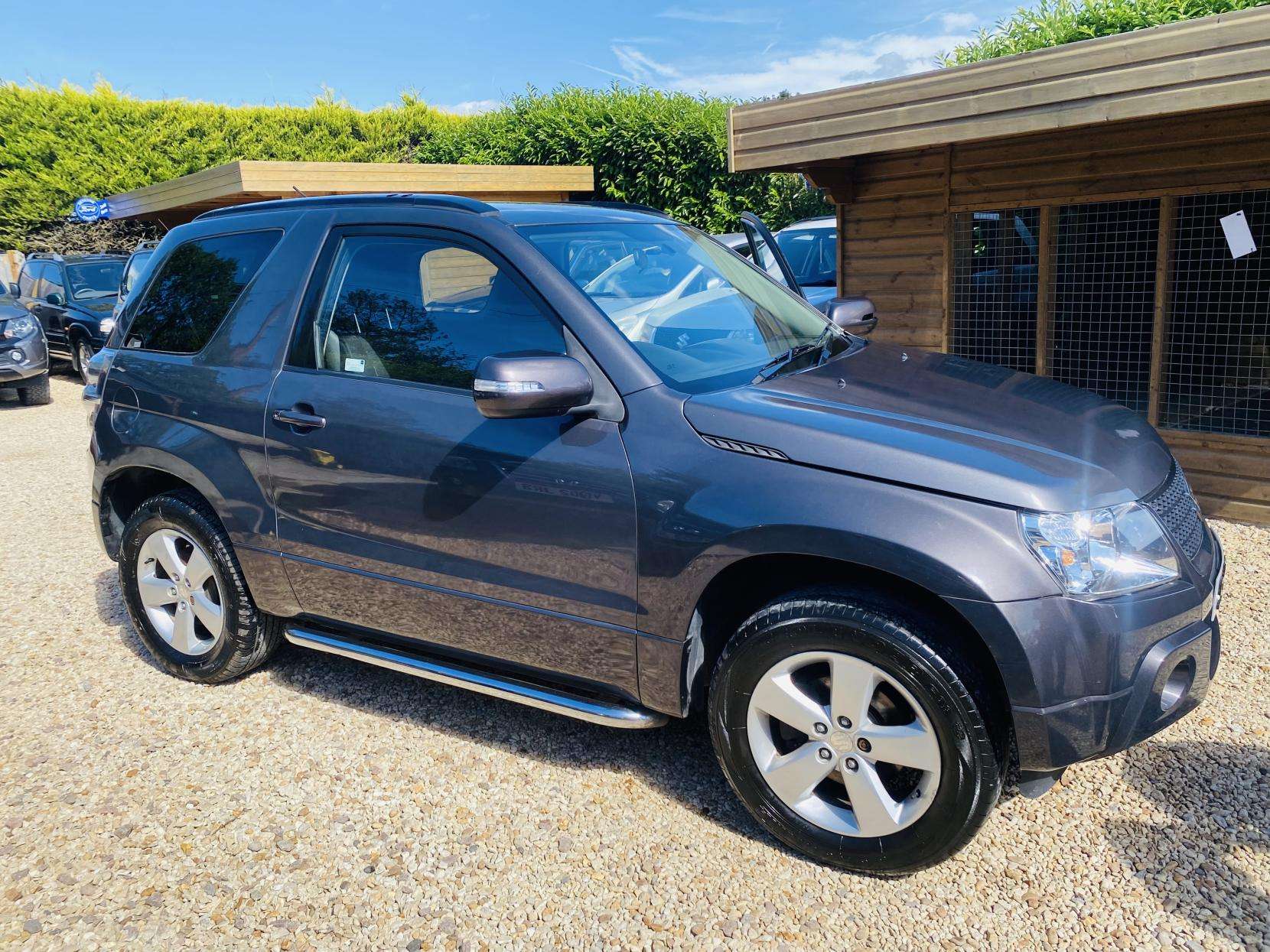A 2012 SUZUKI GRAND VITARA 1.6 VVT SZ4 SUV 3dr Petrol Manual 4WD Euro 5 (106 ps) A 2012 SUZUKI GRAND VITARA 1.6 VVT SZ4 SUV 3dr Petrol Manual 4WD Euro 5 (106 ps)