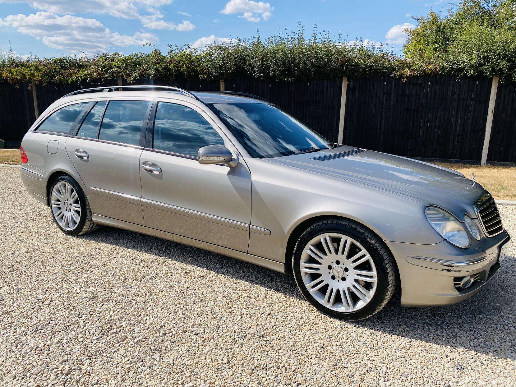 A 2007 MERCEDES-BENZ E CLASS 3.0 E280 Sport Estate 5dr Petrol G-Tronic (239 g/km, 231 bhp) A 2007 MERCEDES-BENZ E CLASS 3.0 E280 Sport Estate 5dr Petrol G-Tronic (239 g/km, 231 bhp)
