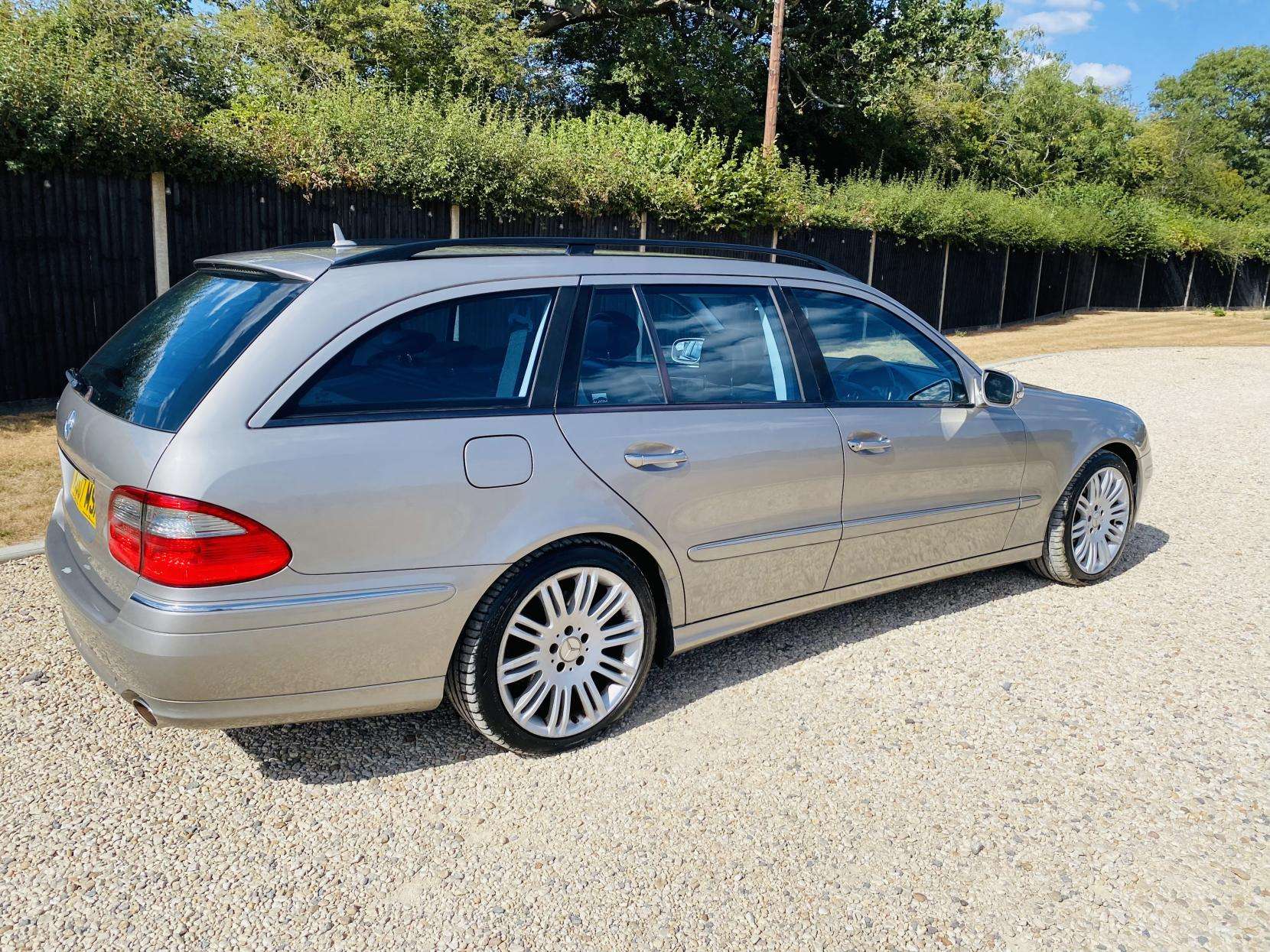 A 2007 MERCEDES-BENZ E CLASS 3.0 E280 Sport Estate 5dr Petrol G-Tronic (239 g/km, 231 bhp) A 2007 MERCEDES-BENZ E CLASS 3.0 E280 Sport Estate 5dr Petrol G-Tronic (239 g/km, 231 bhp)