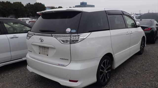 A 2013 TOYOTA ESTIMA Aeras A 2013 TOYOTA ESTIMA Aeras