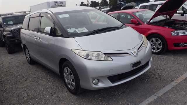A 2012 TOYOTA ESTIMA X A 2012 TOYOTA ESTIMA X