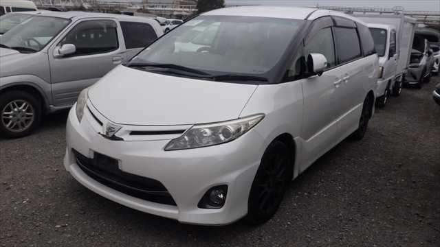 A 2009 TOYOTA ESTIMA x A 2009 TOYOTA ESTIMA x