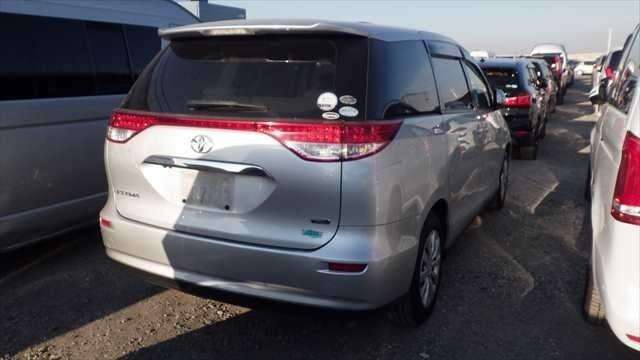 A 2011 TOYOTA ESTIMA X A 2011 TOYOTA ESTIMA X