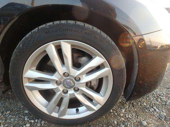 A 2013 VOLVO S60 AWD T6 A 2013 VOLVO S60 AWD T6