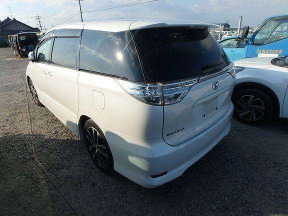 A 2013 TOYOTA ESTIMA Aeras A 2013 TOYOTA ESTIMA Aeras