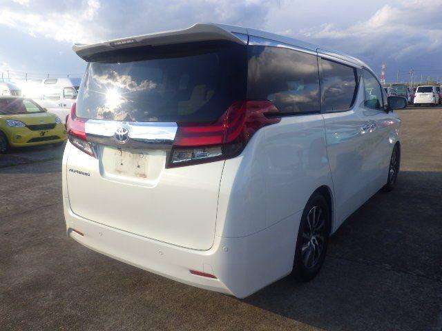 A 2015 TOYOTA ALPHARD 2.5X A 2015 TOYOTA ALPHARD 2.5X