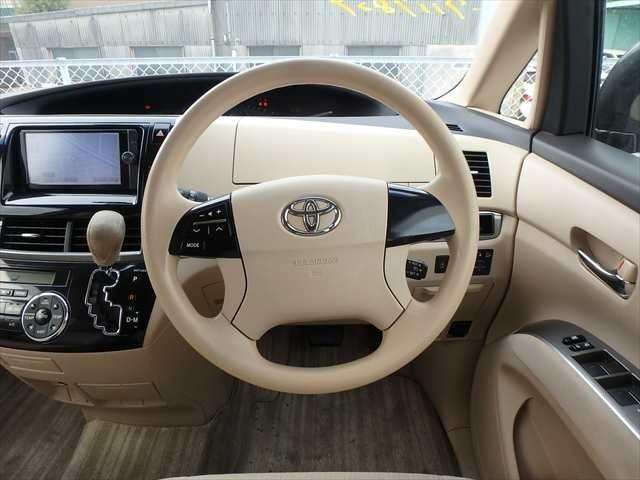 A 2013 TOYOTA ESTIMA X A 2013 TOYOTA ESTIMA X