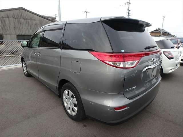 A 2013 TOYOTA ESTIMA X A 2013 TOYOTA ESTIMA X