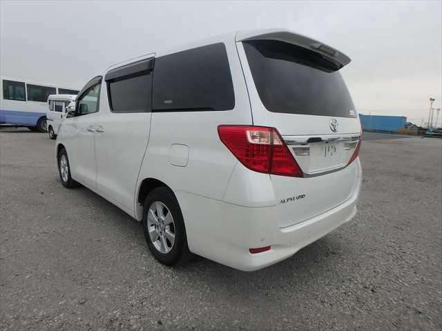 A 2013 TOYOTA ALPHARD 240X A 2013 TOYOTA ALPHARD 240X